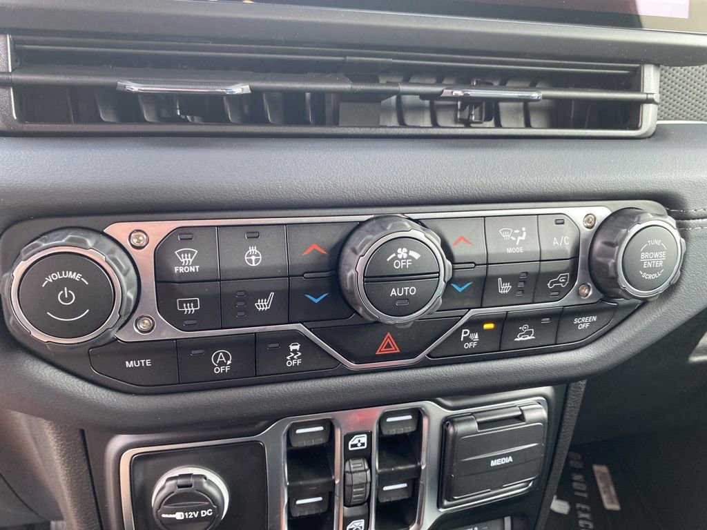New 2025 Jeep Gladiator Rubicon AWD/4WD image 37