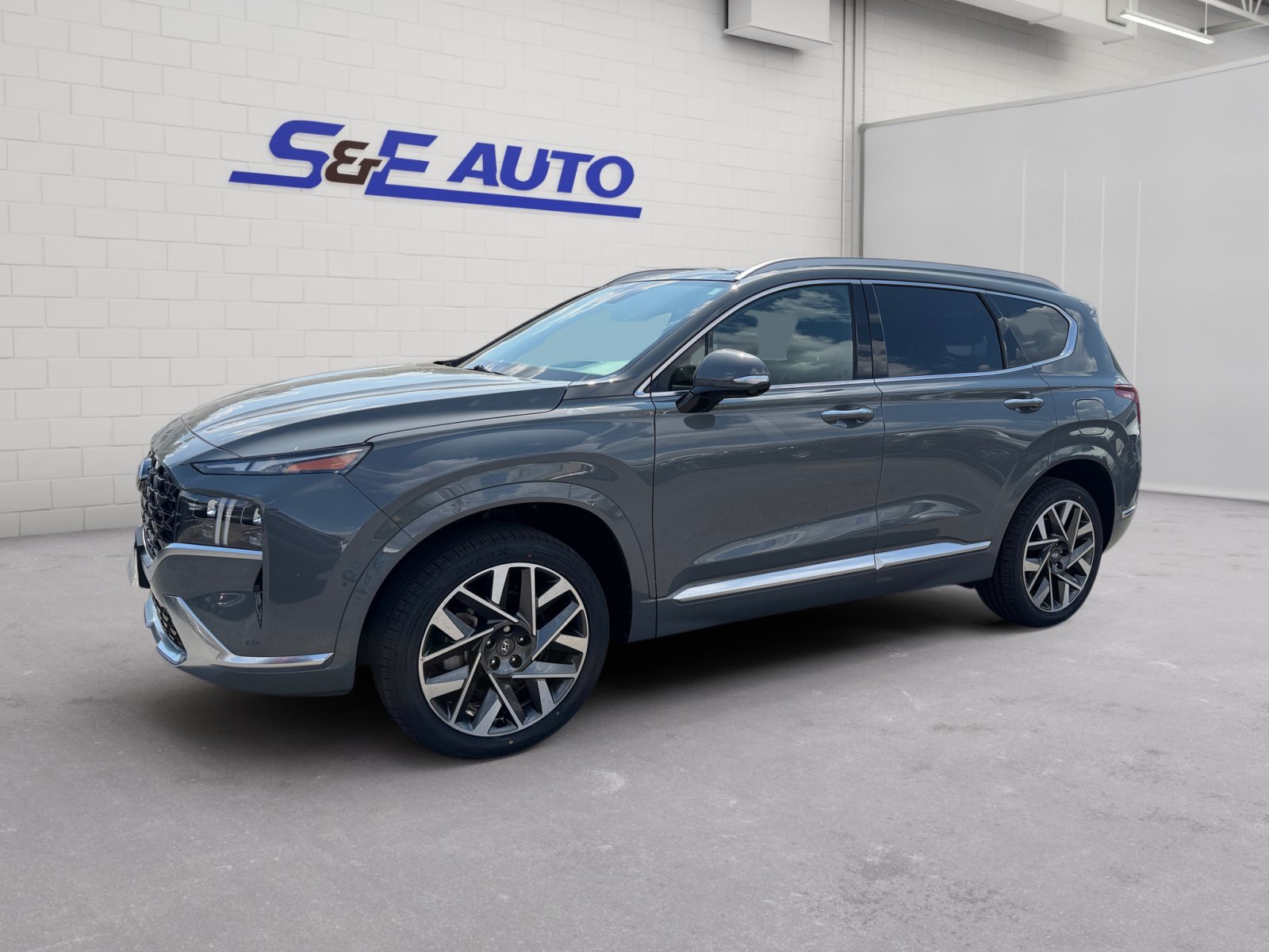 Used 2023 Hyundai Santa Fe Calligraphy AWD/4WD image 1