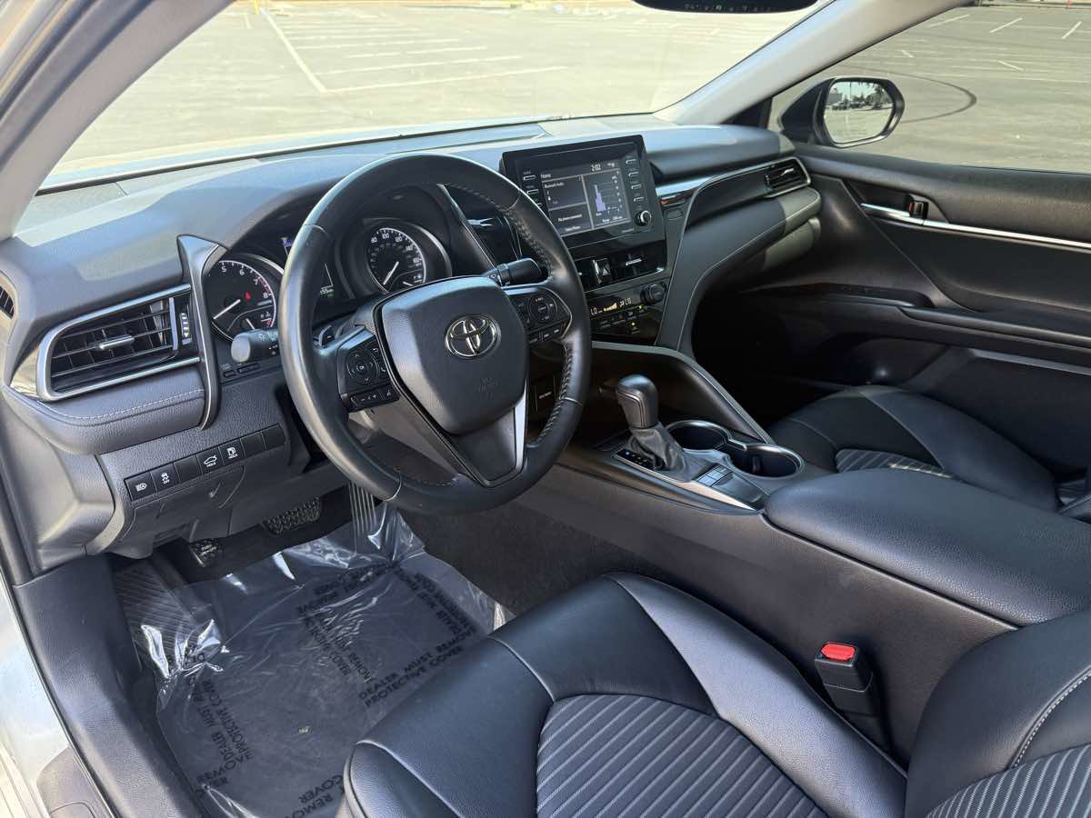 Used 2022 Toyota Camry SE w/ Convenience Package FWD image 13