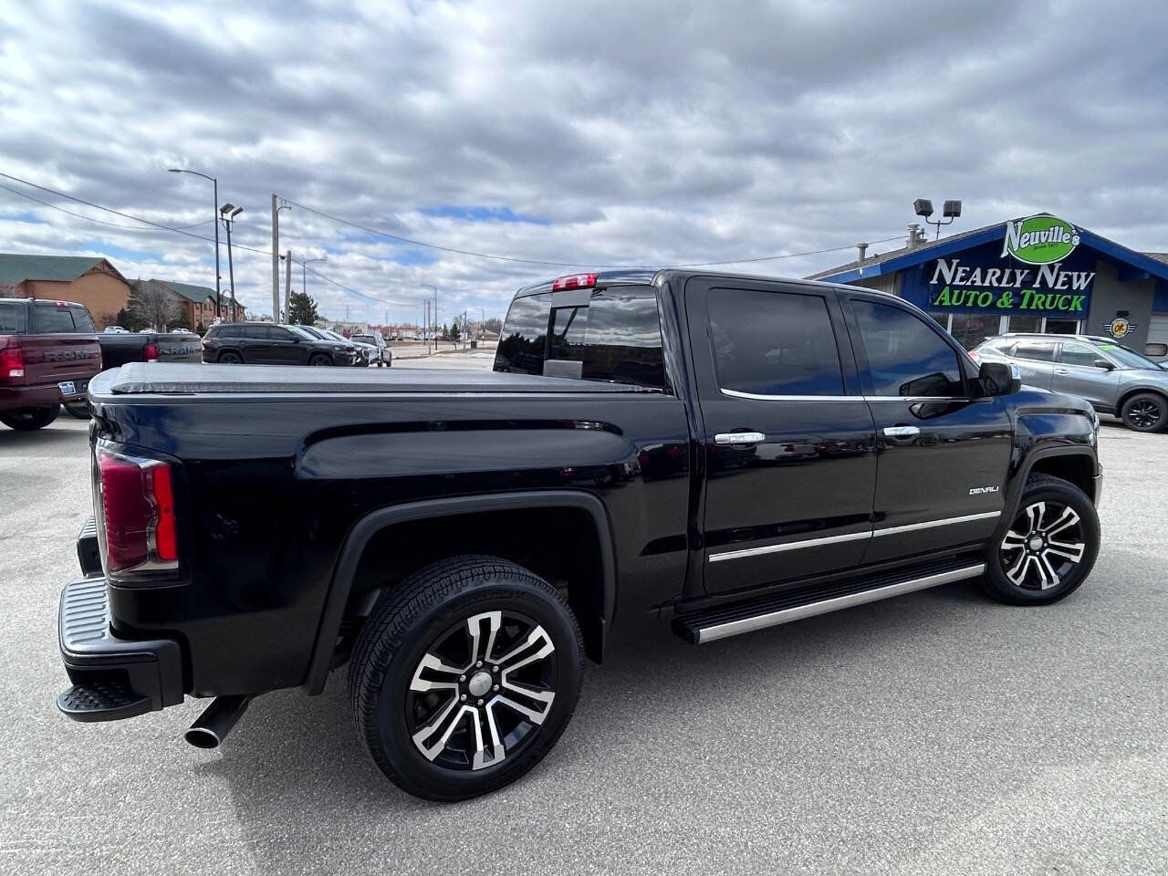 Used 2017 GMC Sierra 1500 Denali AWD/4WD image 6
