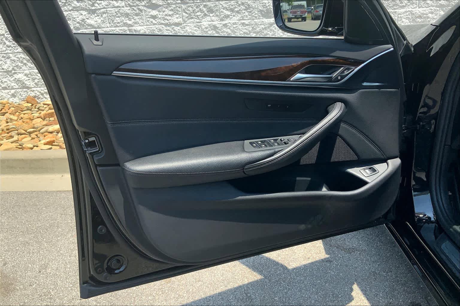 Used 2018 BMW 530i xDrive AWD/4WD image 21
