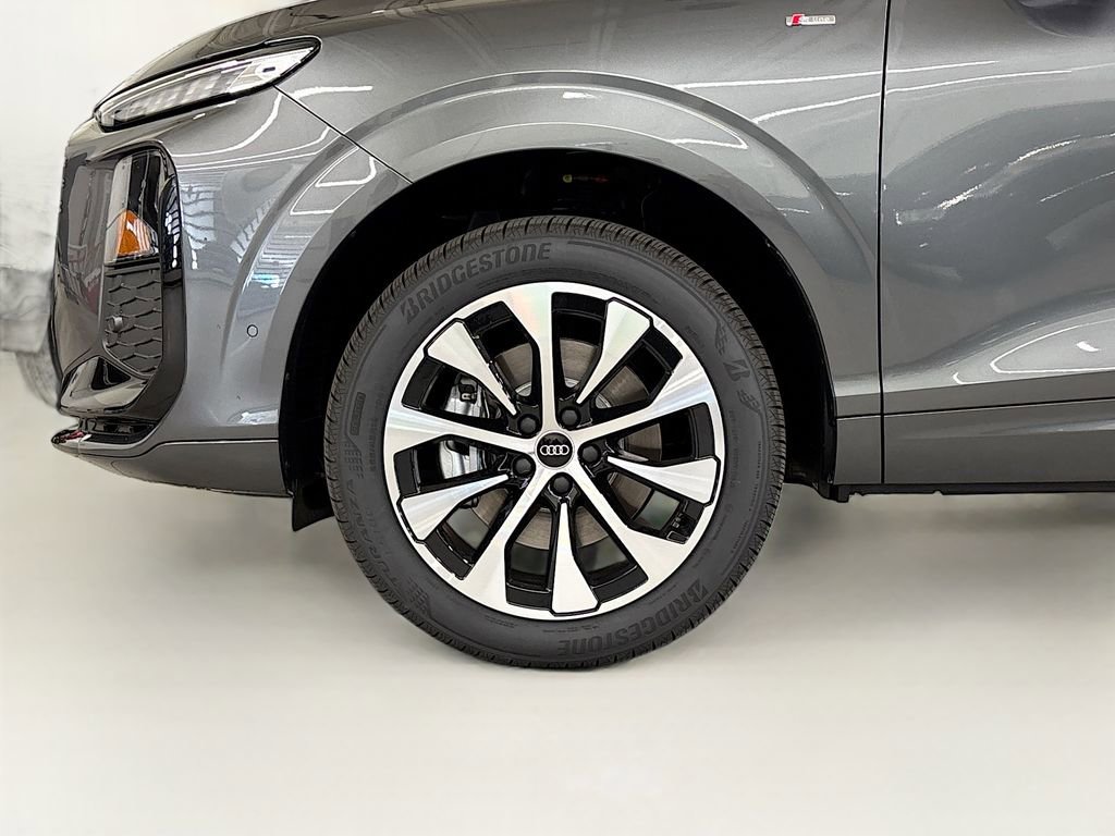 New 2026 Audi Q3 quattro 2.0T AWD/4WD image 24