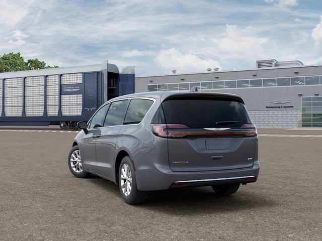 New 2025 Chrysler Pacifica Select AWD/4WD image 3