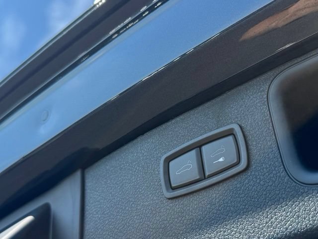 Certified 2026 Porsche Macan AWD/4WD image 38