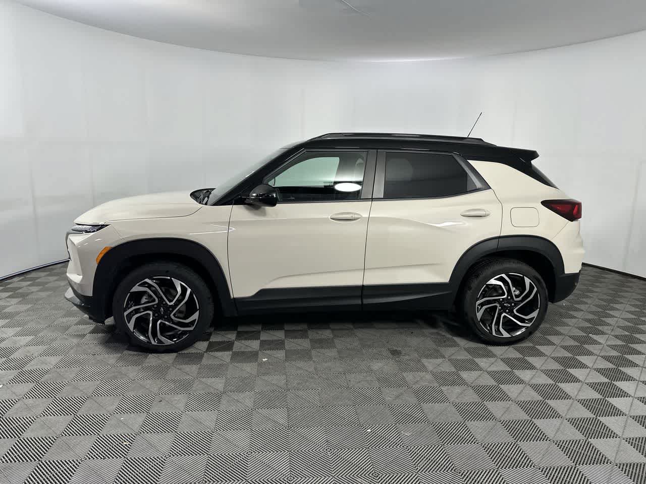 Used 2026 Chevrolet TrailBlazer RS AWD/4WD image 5