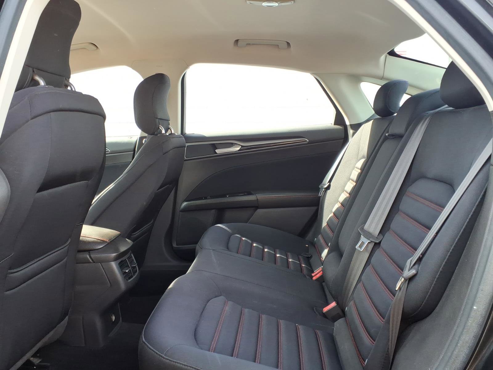 Used 2013 Ford Fusion SE image 10