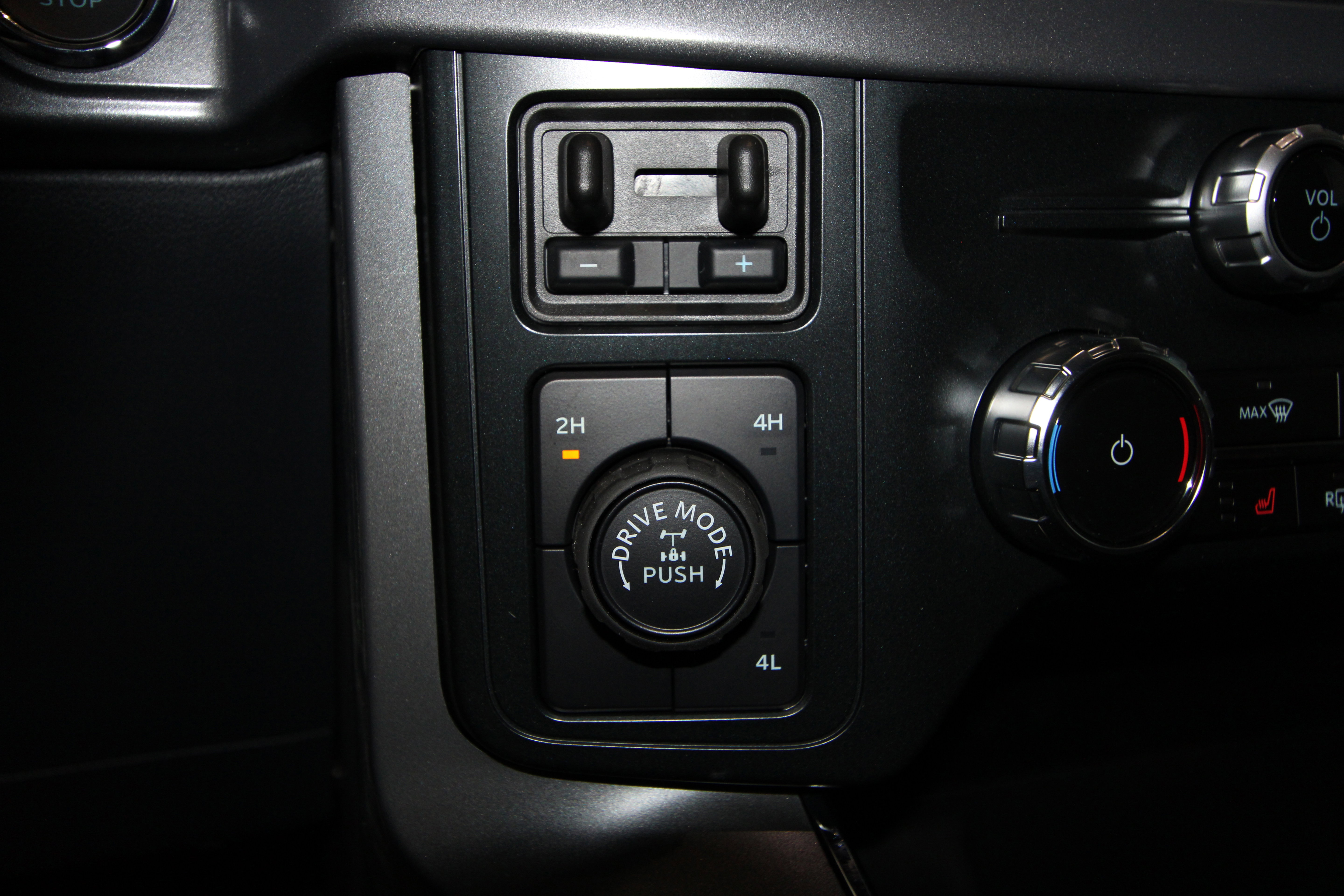 New 2025 Ford F150 XLT w/ Equipment Group 302A MID AWD/4WD image 14