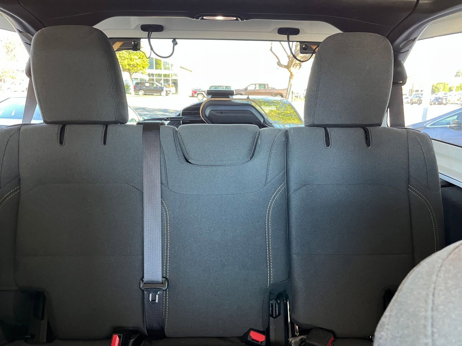 Used 2025 Jeep Wrangler Sahara image 38