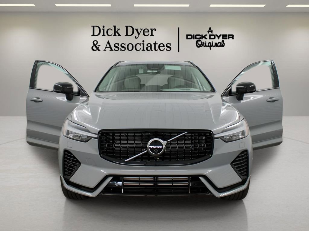 New 2025 Volvo XC60 T8 Ultra w/ Protection Package Premier image 8