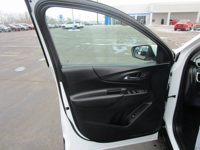 Used 2018 Chevrolet Equinox LT image 16