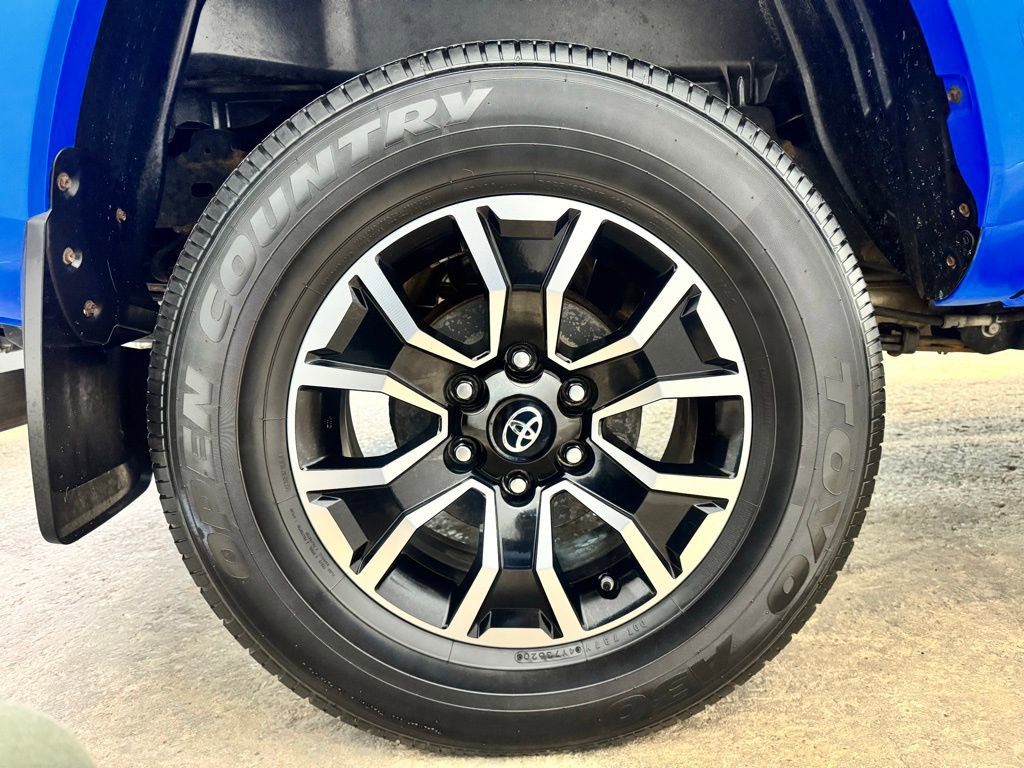 Used 2021 Toyota Tacoma TRD Sport image 11