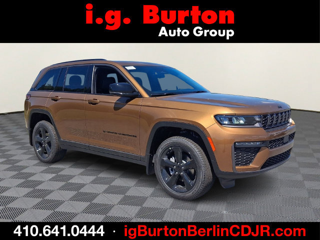 New 2026 Jeep Grand Cherokee Limited w/ Limited Altitude Package AWD/4WD image 1