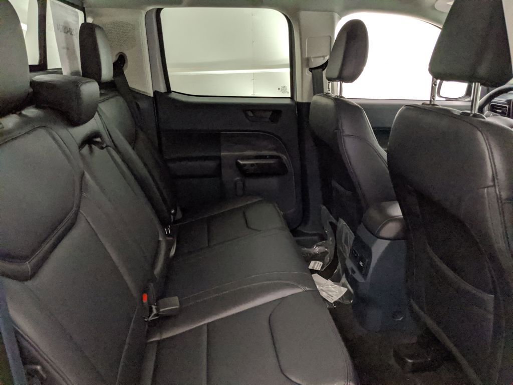 New 2026 Ford Maverick Lariat w/ Black Appearance Package image 25