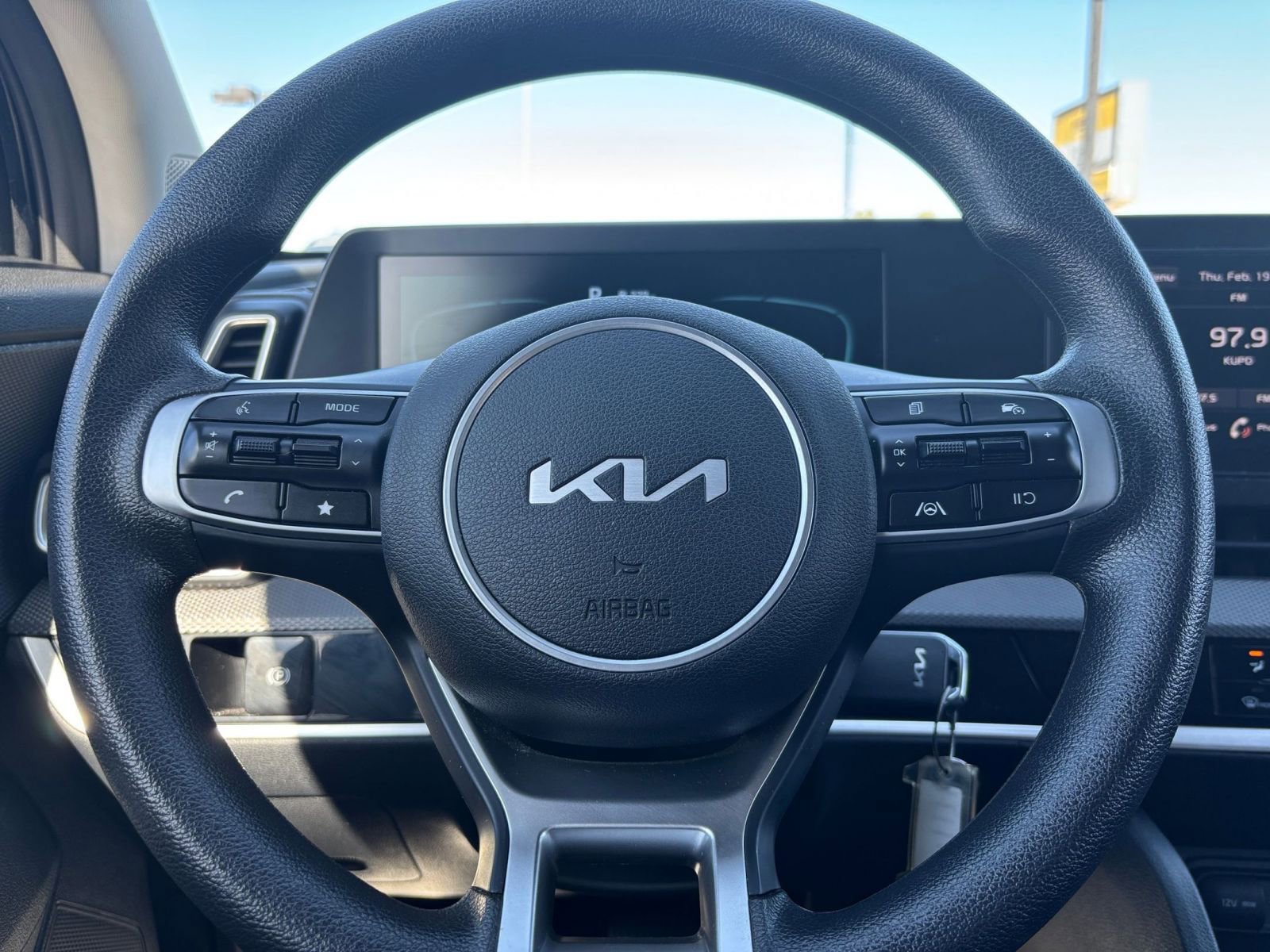 Used 2025 Kia Sportage LX FWD image 27