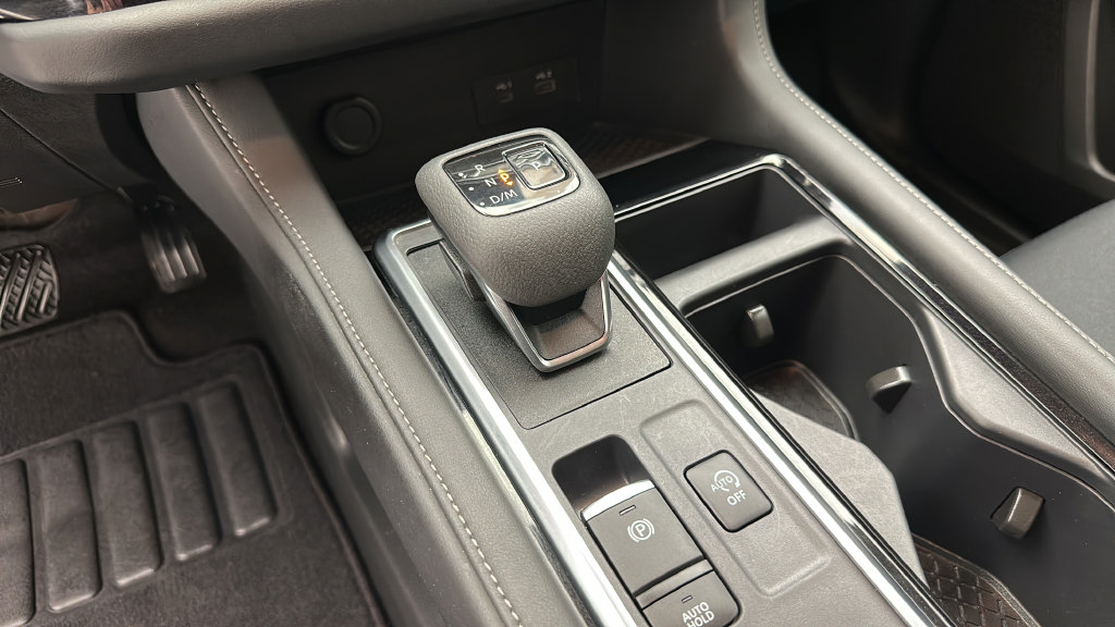 Used 2024 Nissan Pathfinder SV AWD/4WD image 17