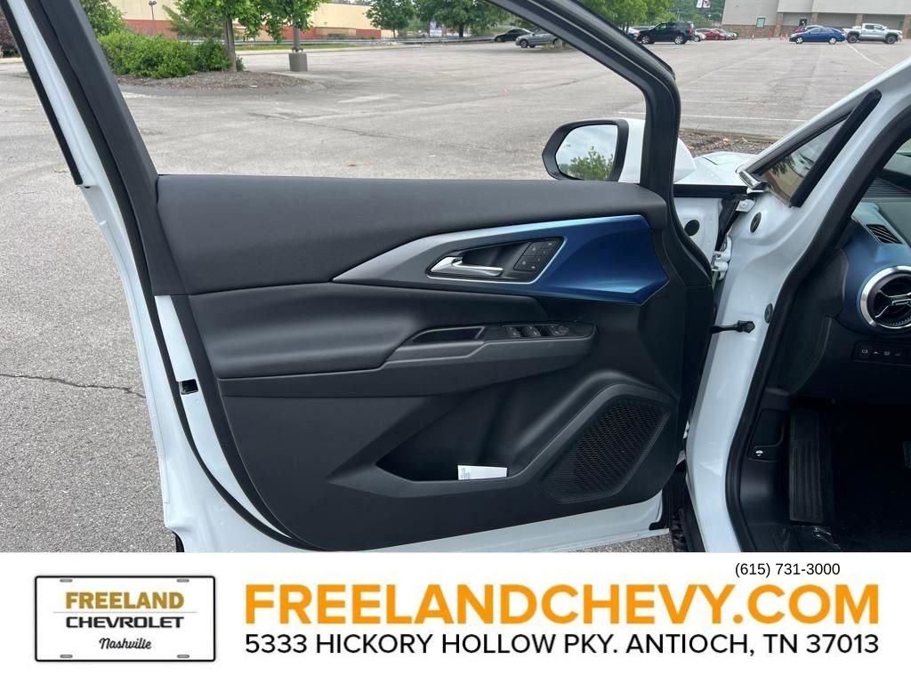 New 2025 Chevrolet Equinox EV LT w/ Convenience Package II image 13