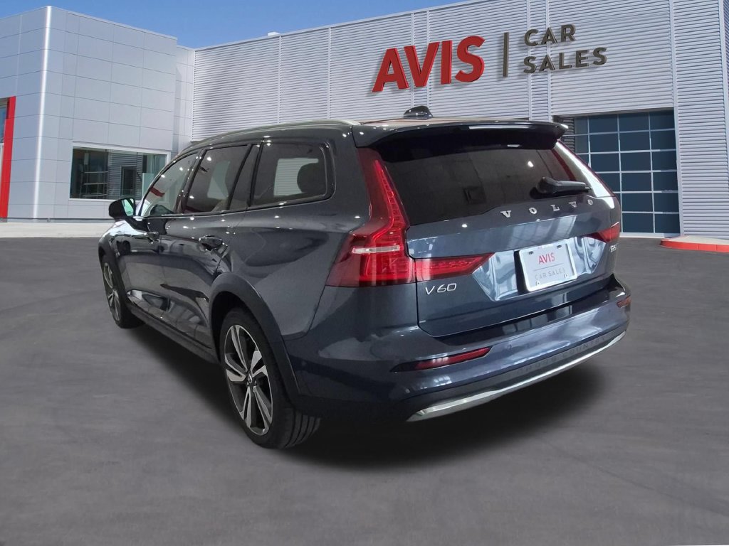 Used 2025 Volvo V60 B5 Cross Country Plus AWD/4WD image 7