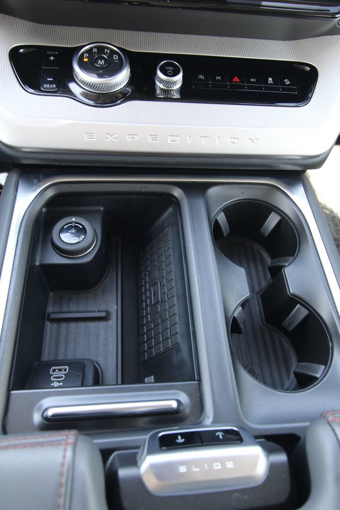 Used 2025 Ford Expedition Max Active image 28