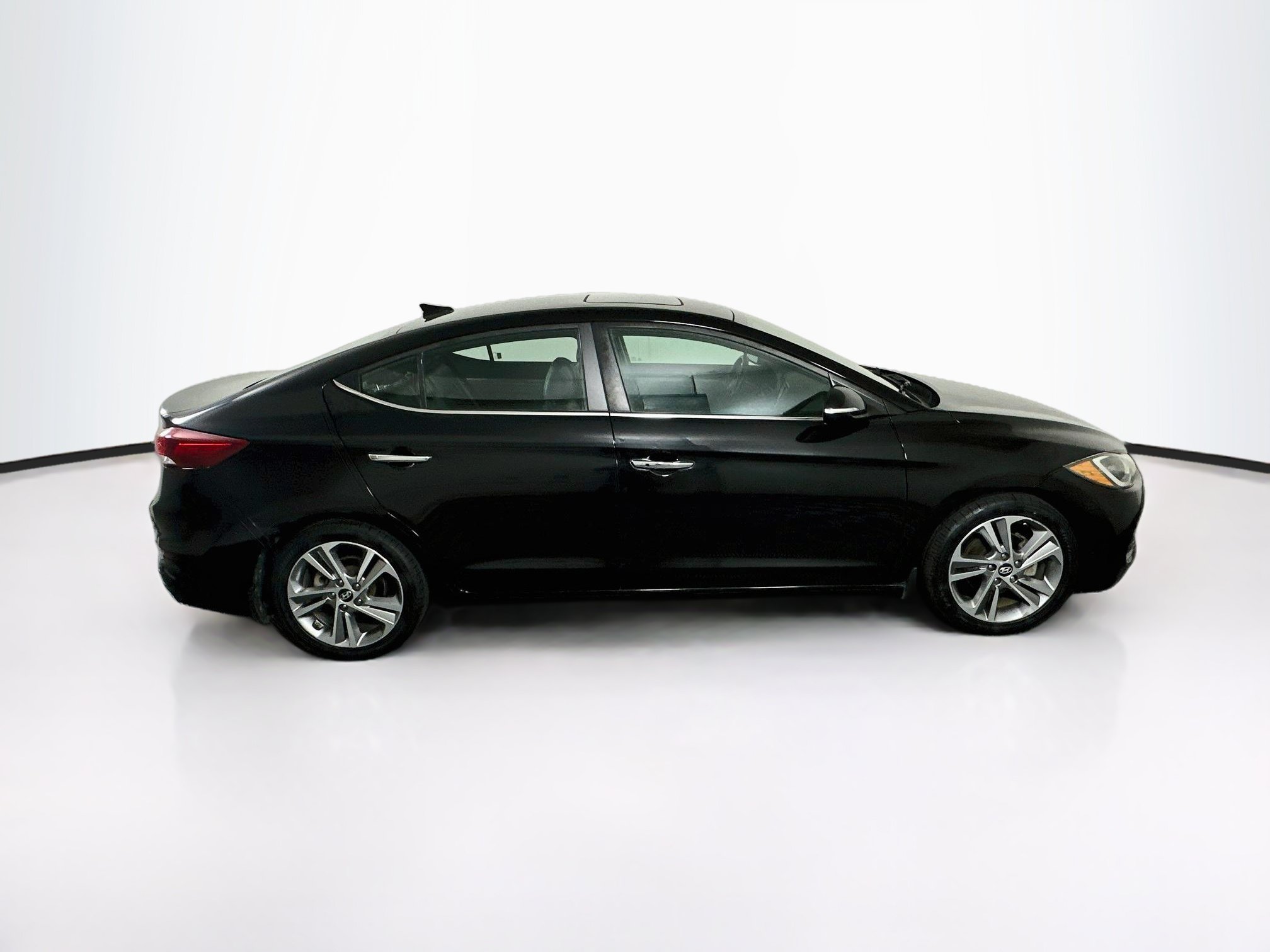 Used 2017 Hyundai Elantra Limited w/ Limited Tech Package 08 FWD image 10