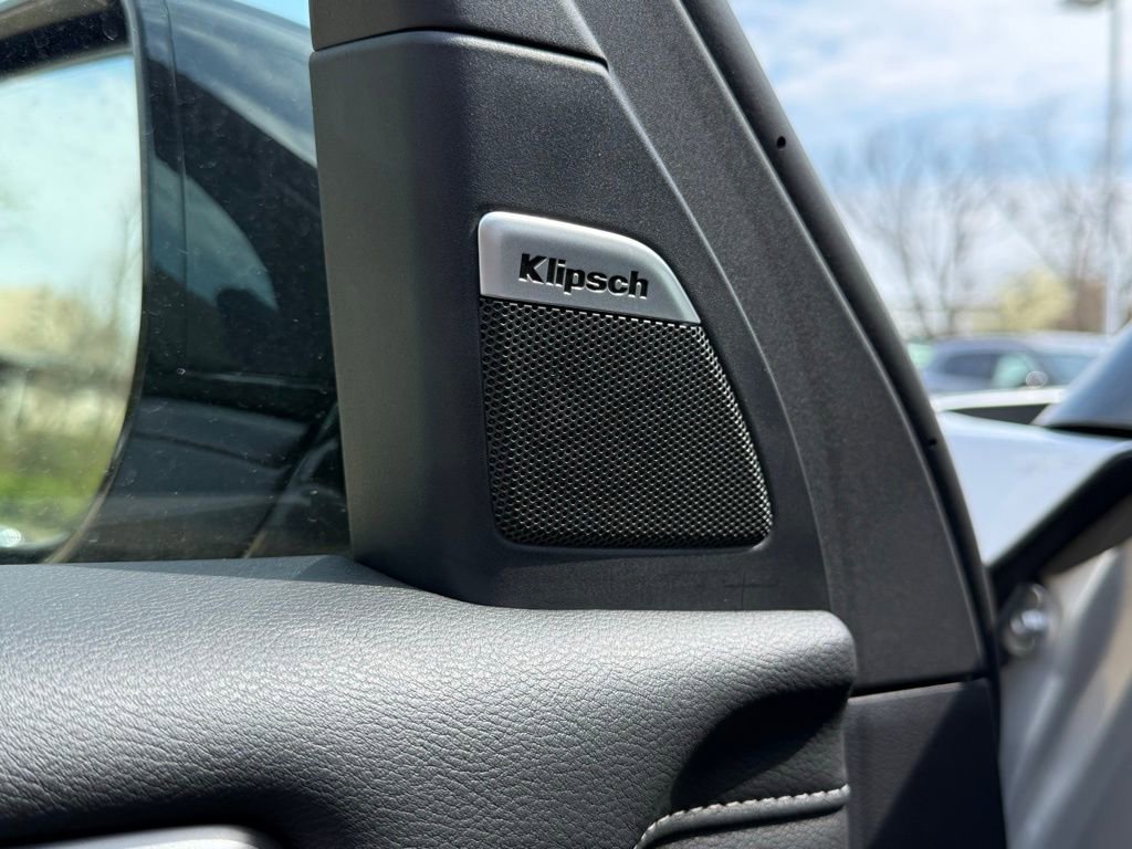 New 2026 Nissan Armada SL w/ Captain's Chari Seat Package image 17