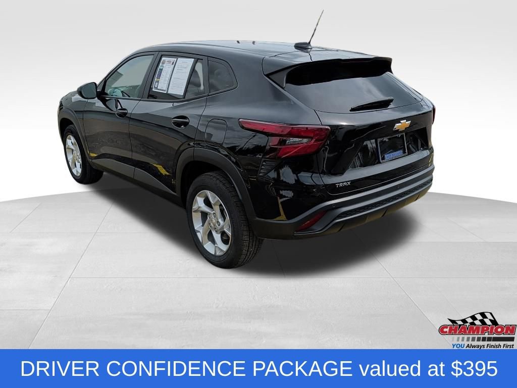 Used 2024 Chevrolet Trax LS w/ LS Convenience Package FWD video 3