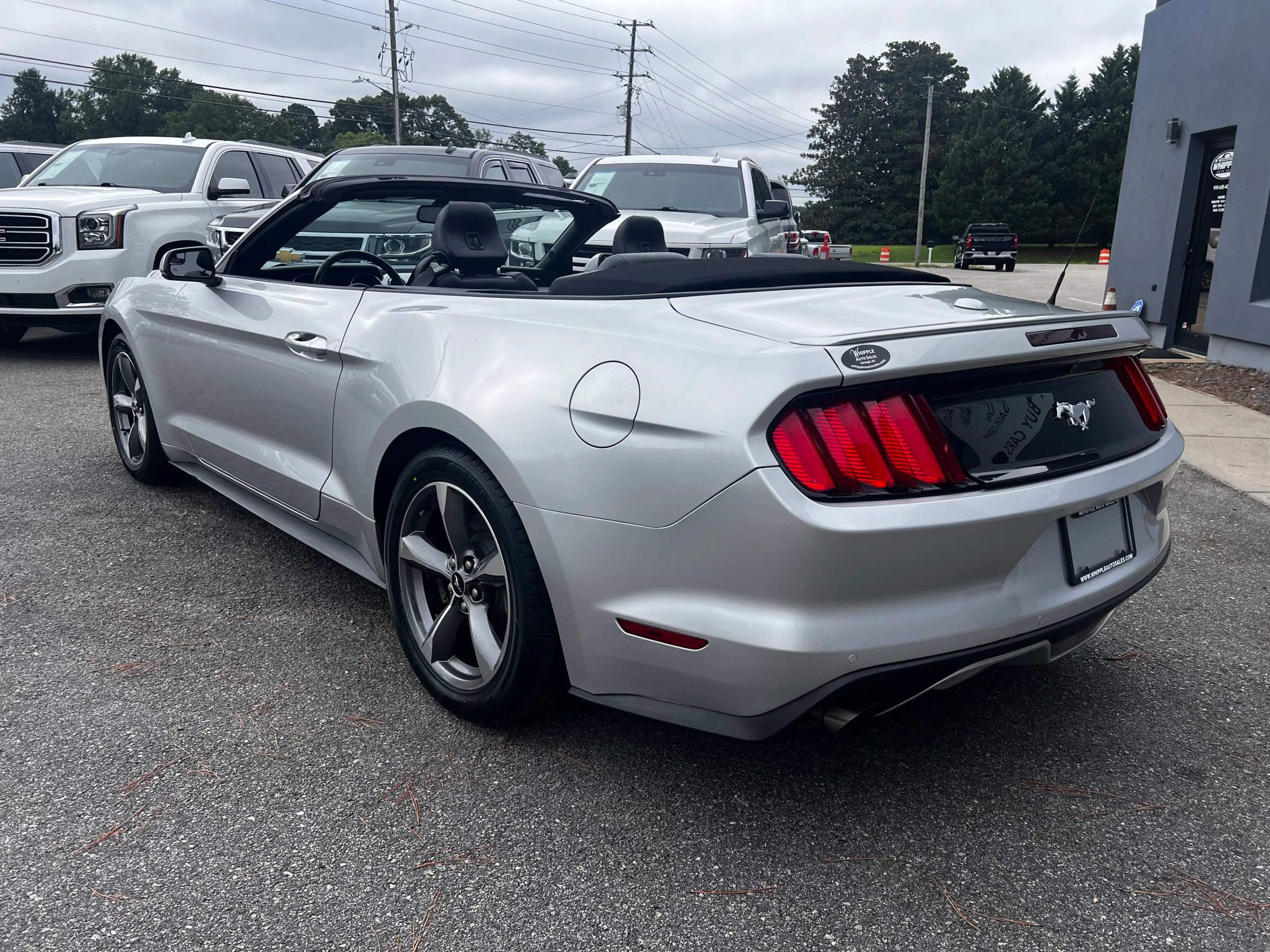 Used 2017 Ford Mustang Premium image 7