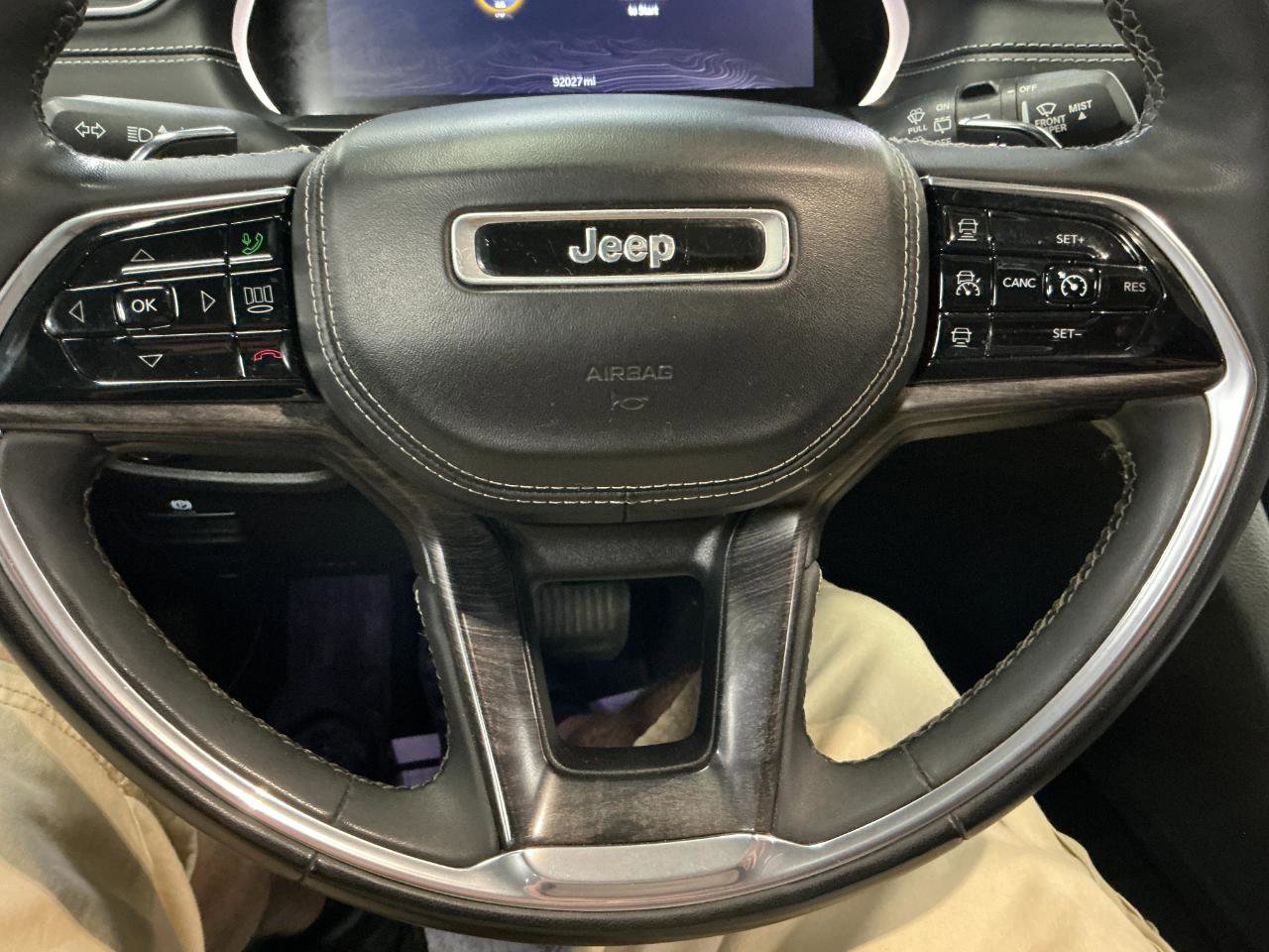 Used 2023 Jeep Grand Cherokee L Overland AWD/4WD image 17