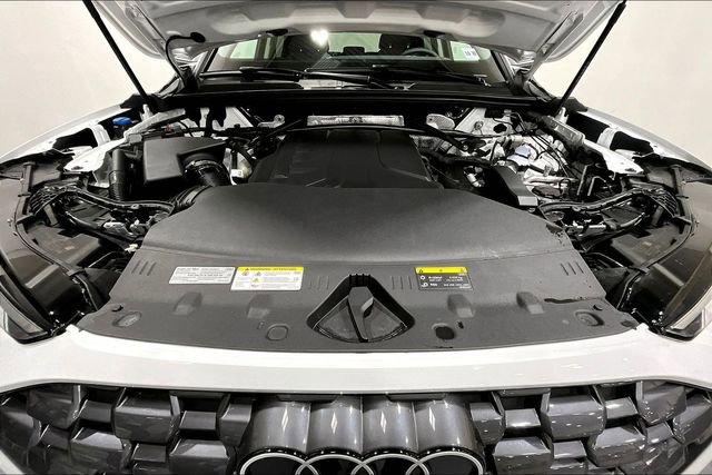 Certified 2025 Audi Q5 Premium w/ Convenience Package AWD/4WD image 9
