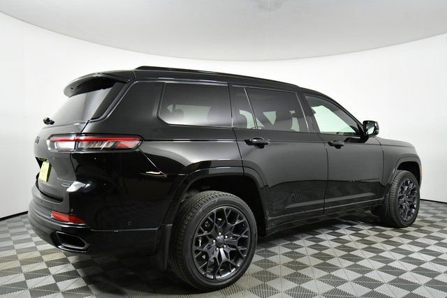 Used 2023 Jeep Grand Cherokee L Summit w/ High Altitude Package image 10