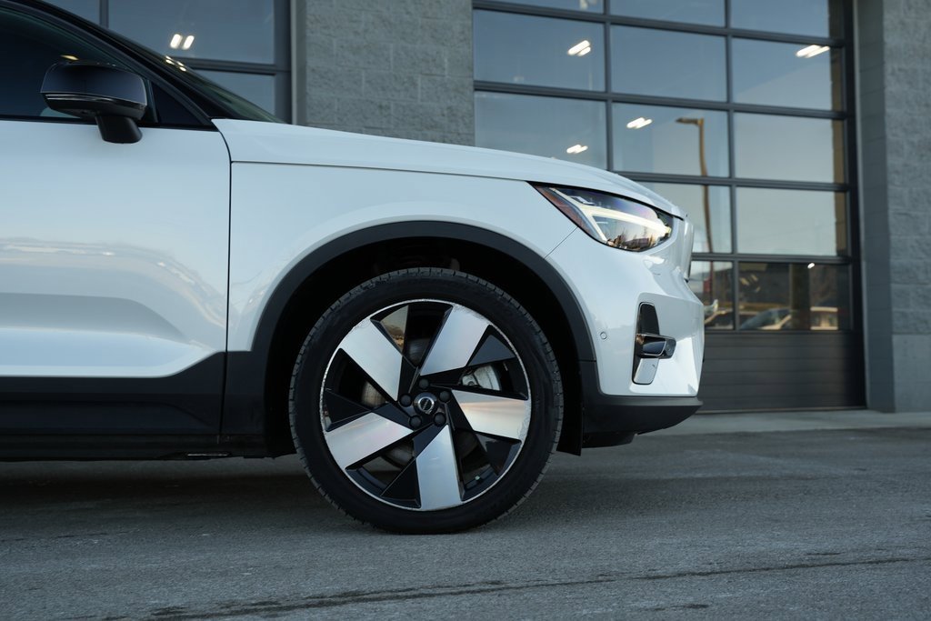 Used 2023 Volvo XC40 Recharge Ultimate image 17