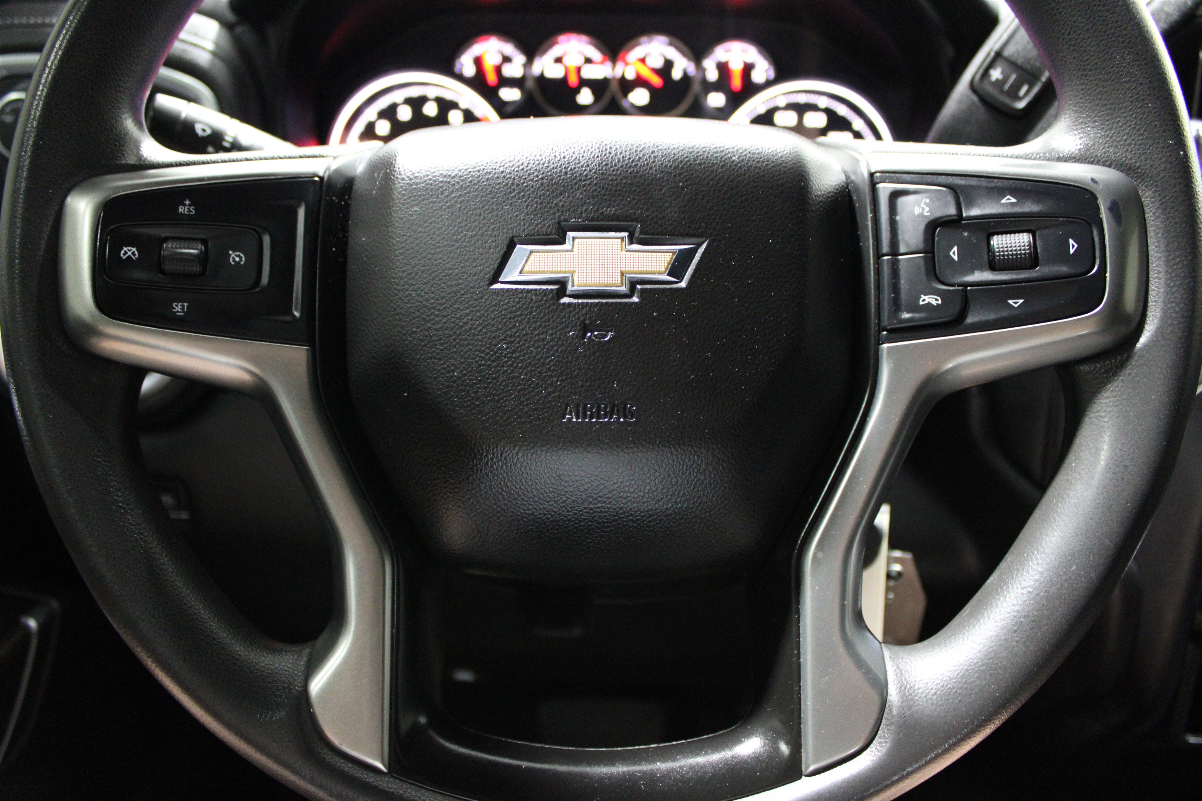 Used 2020 Chevrolet Silverado 1500 LT RWD image 8
