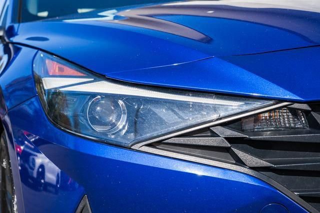 Used 2022 Hyundai Elantra SEL image 11