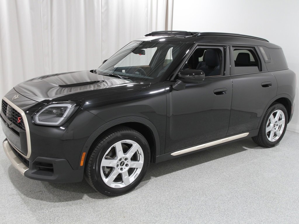 Certified 2025 MINI Cooper Countryman S w/ Comfort Package Max image 3