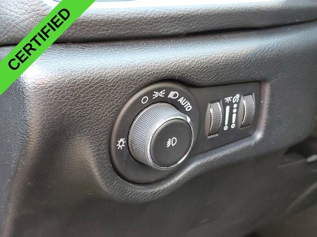 Used 2019 Chrysler Pacifica Limited w/ S Appearance Package image 35