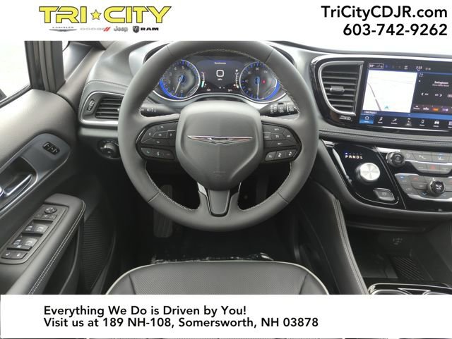 New 2026 Chrysler Pacifica Limited w/ S Appearance Package image 13