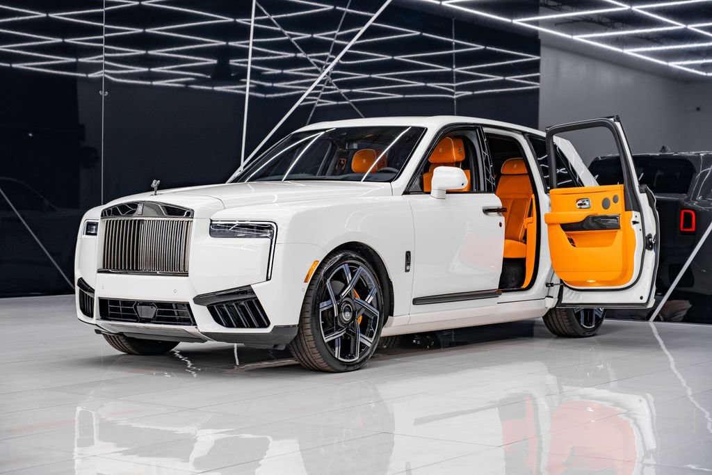 Used 2025 Rolls-Royce Cullinan Black Badge AWD/4WD image 14