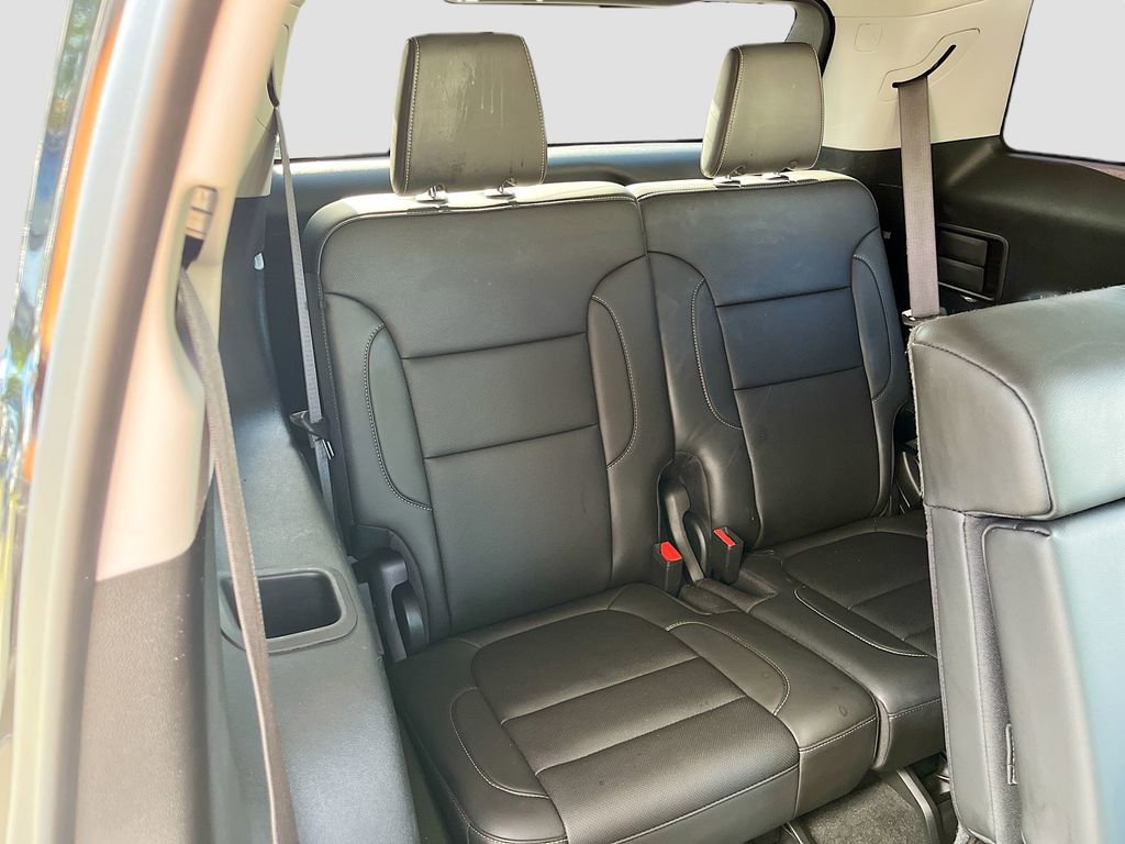 Used 2023 GMC Acadia SLT image 28