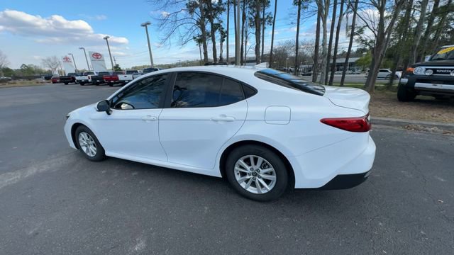 Used 2025 Toyota Camry LE image 12