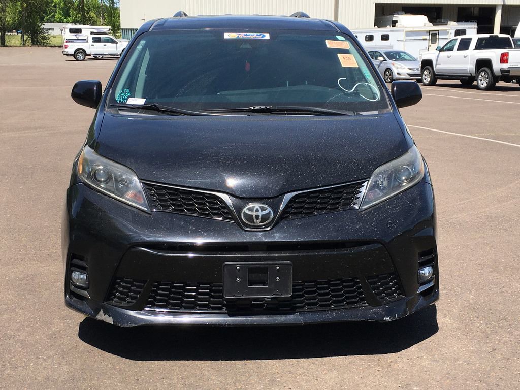 Used 2020 Toyota Sienna SE w/ SE Preferred Package FWD image 9
