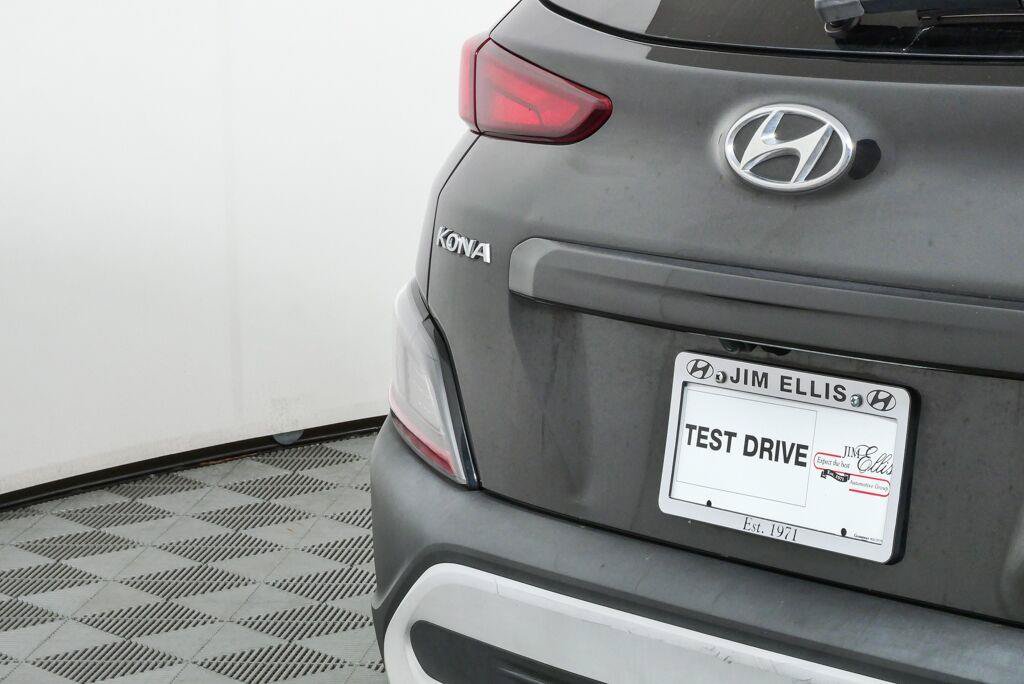 Used 2022 Hyundai Kona SEL FWD image 32