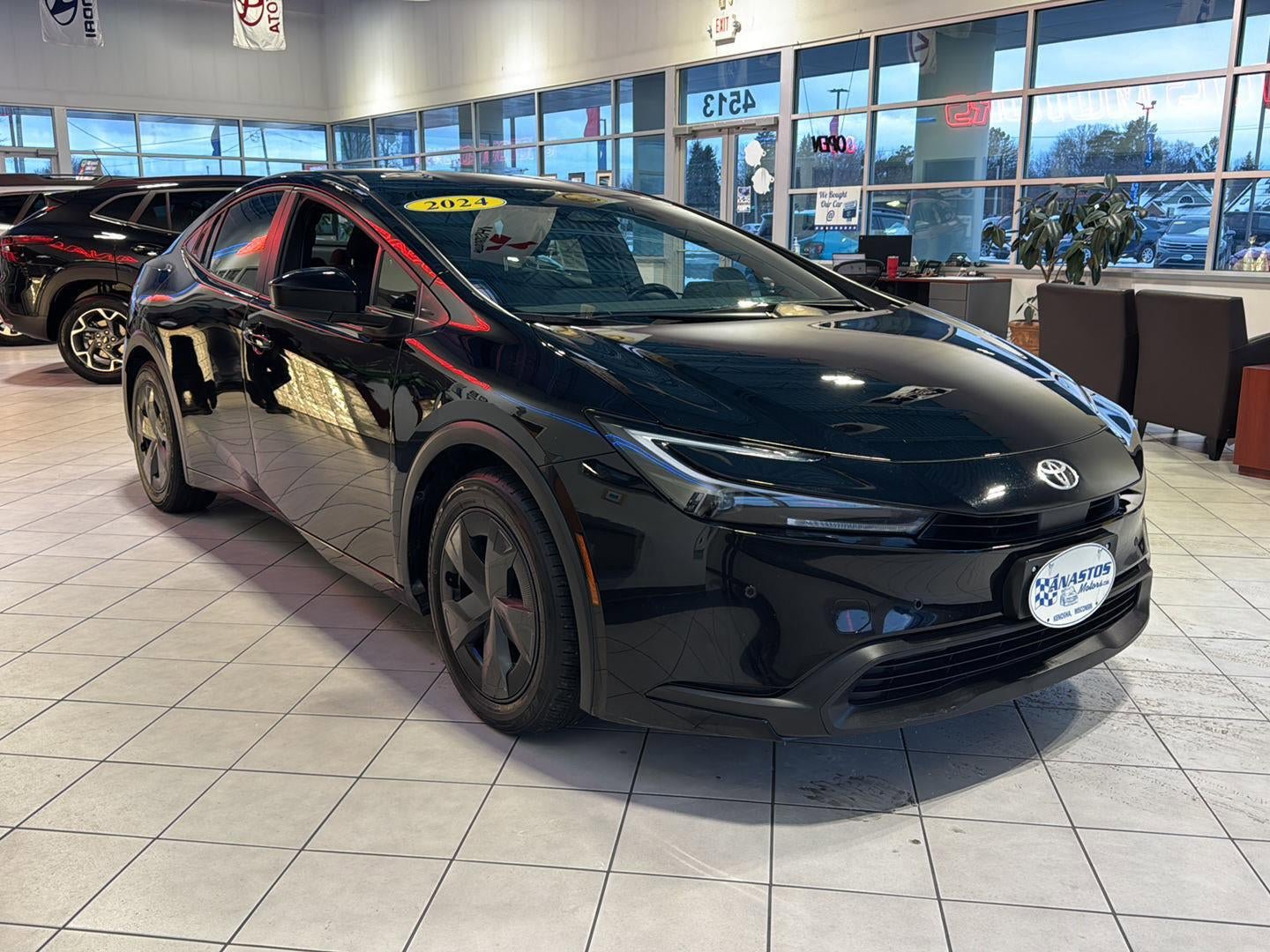 Used 2024 Toyota Prius LE image 1