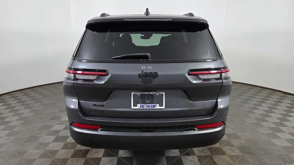Used 2023 Jeep Grand Cherokee L Laredo AWD/4WD image 8