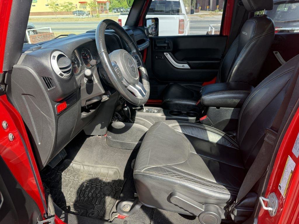 Used 2017 Jeep Wrangler Unlimited Rubicon AWD/4WD image 9