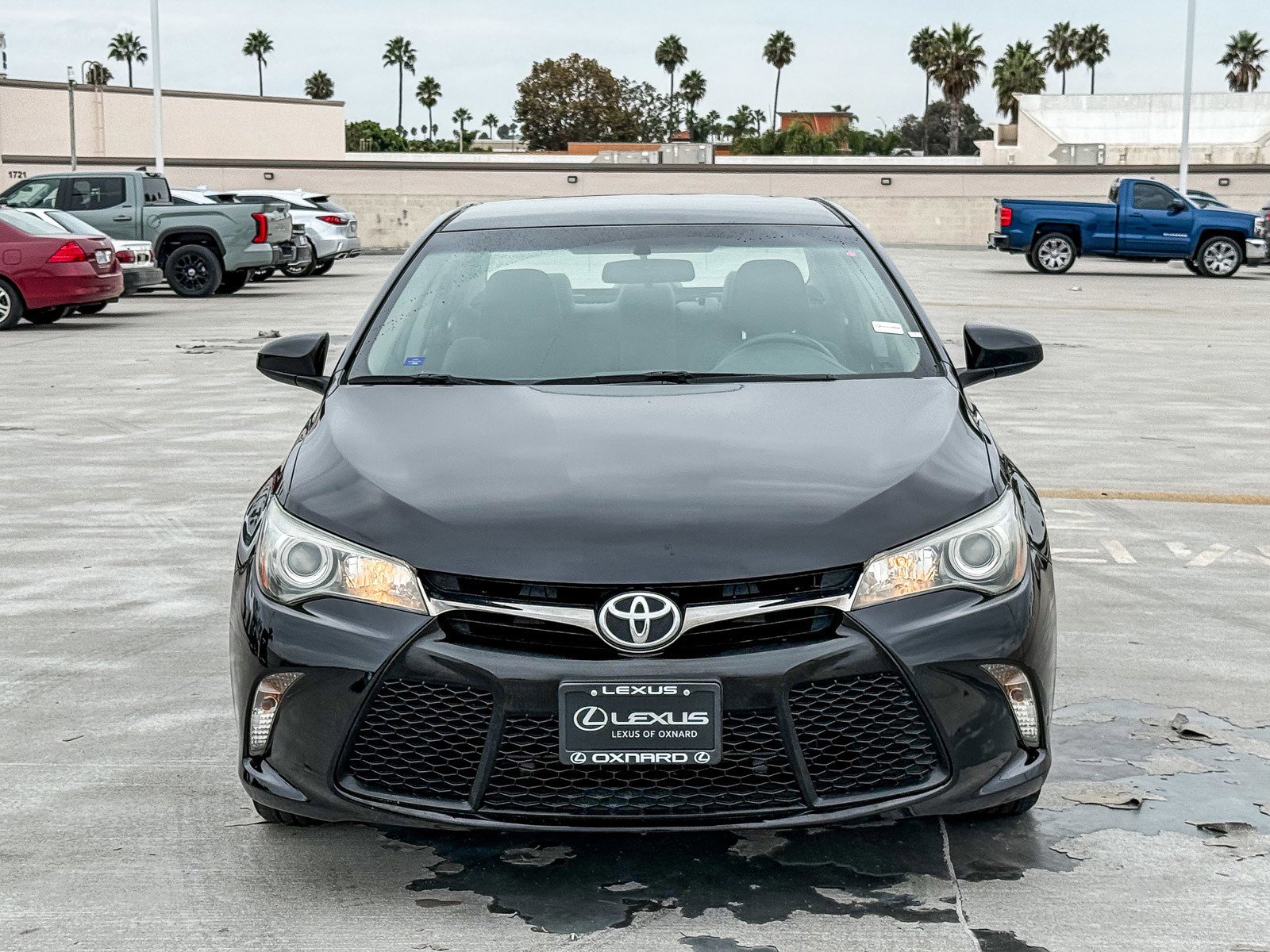 Used 2016 Toyota Camry SE image 2