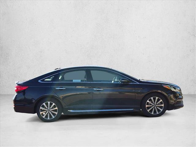 Used 2016 Hyundai Sonata Limited w/ Option Group 04 FWD image 4
