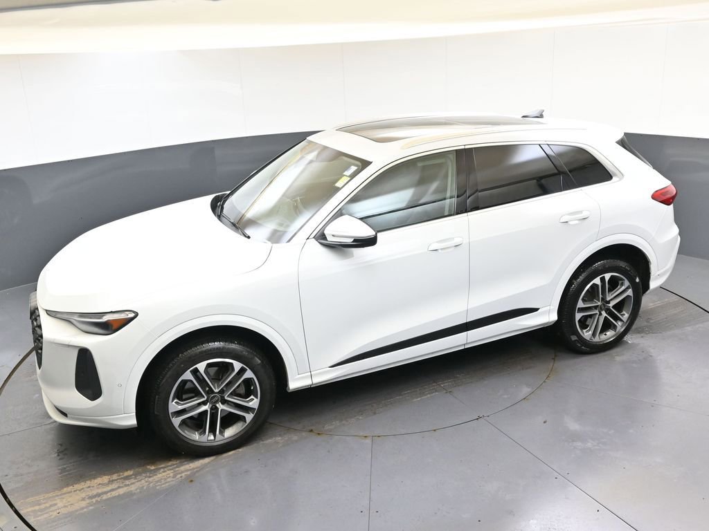 Certified 2025 Audi Q5 Premium Plus w/ Premium Plus image 45