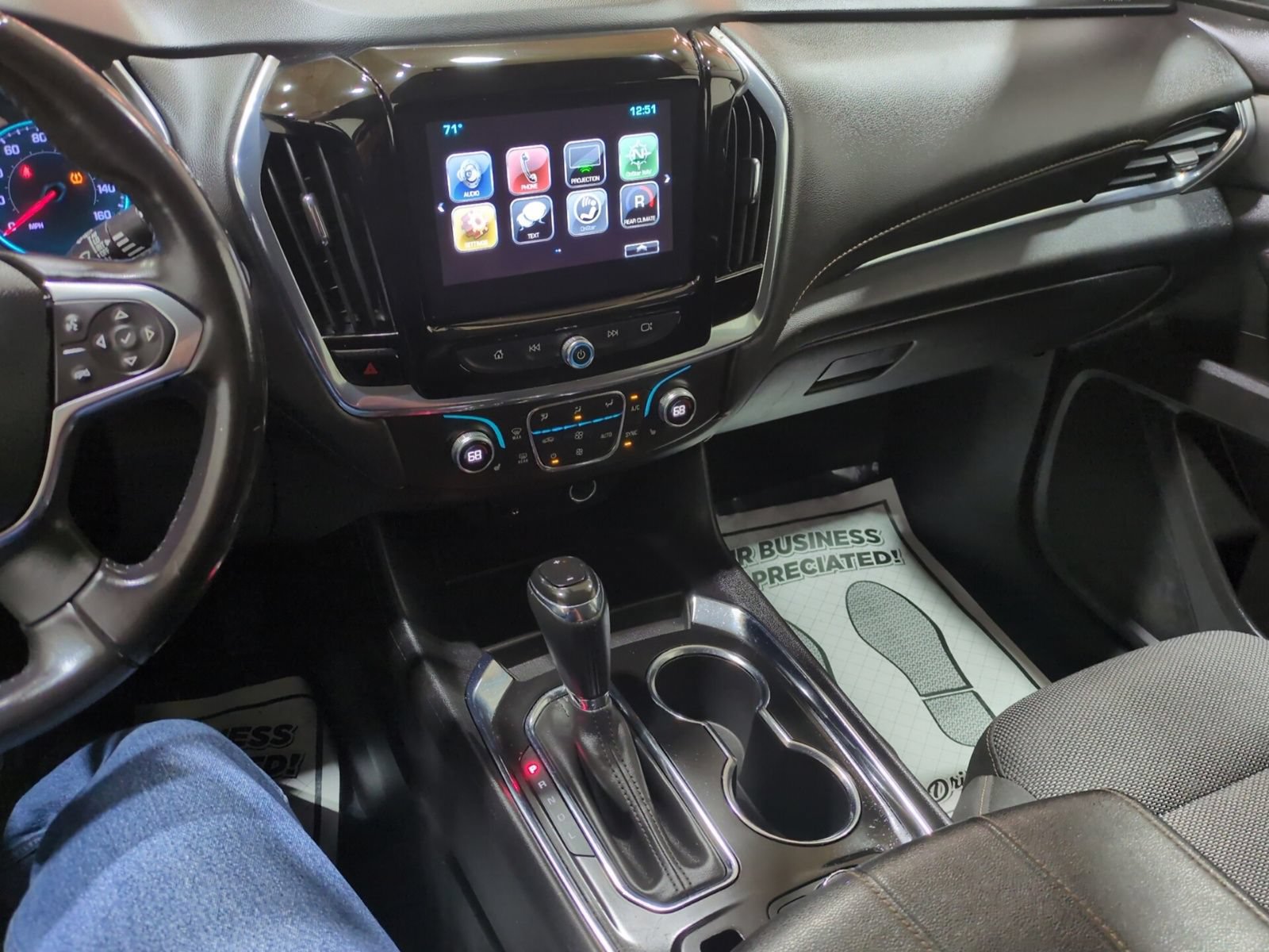 Used 2018 Chevrolet Traverse LT FWD image 25