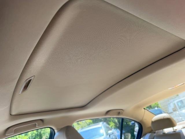 Used 2011 Honda Accord EX-L image 29