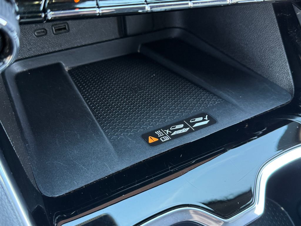 Used 2024 Chevrolet Traverse LT image 27