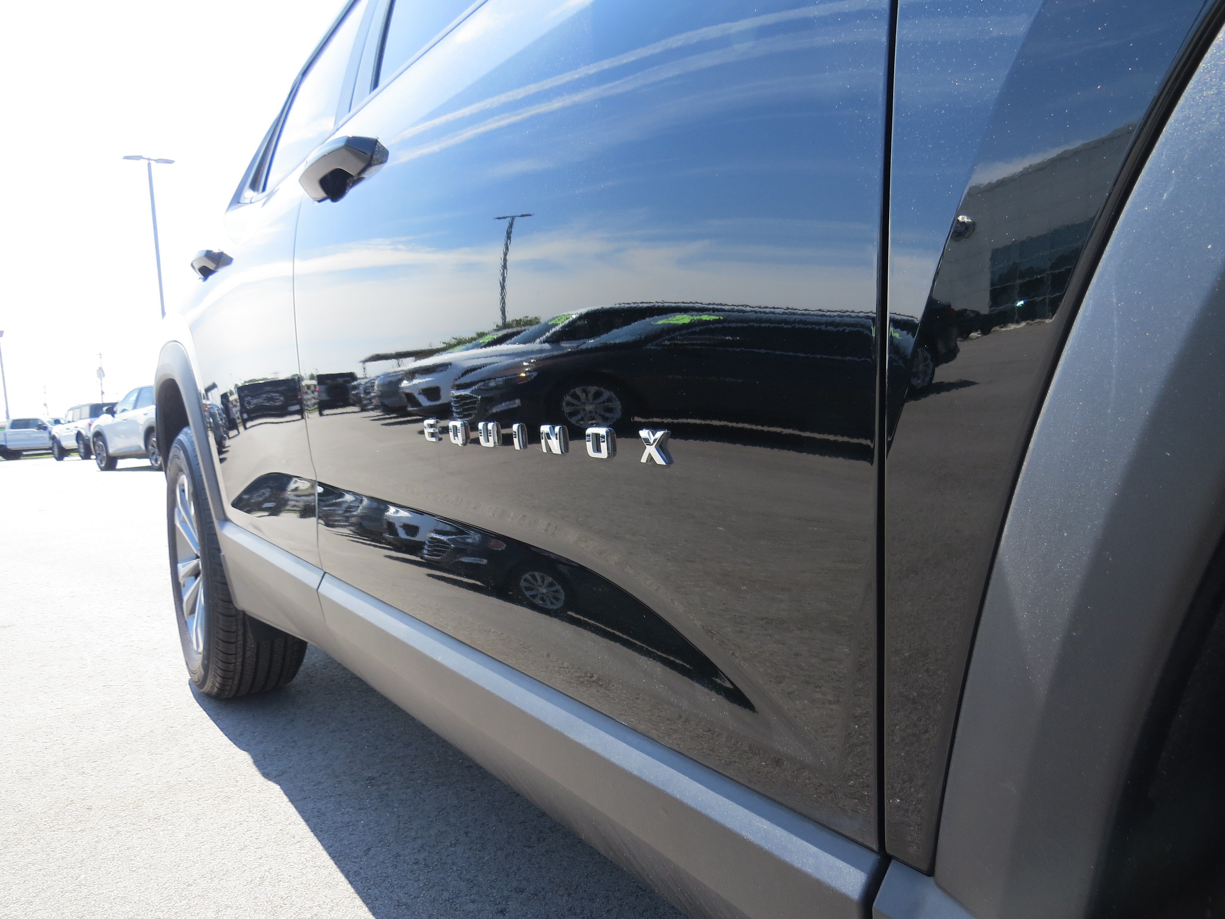 Used 2025 Chevrolet Equinox LT w/ Convenience Package II AWD/4WD image 11